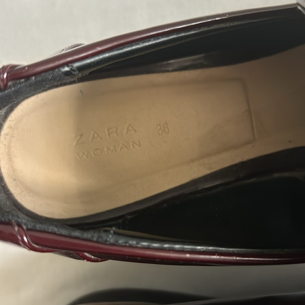 Zara burgundy patent leather tasseled oxford loafers with platform - Picture 3 of 9